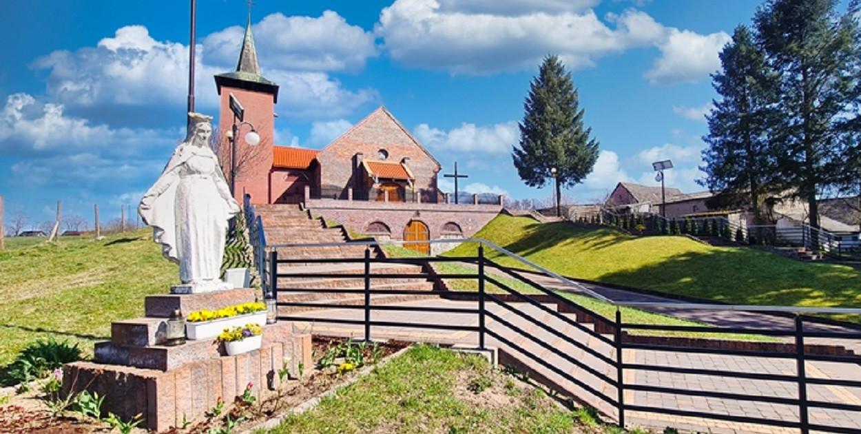 Będzie nowa droga do kościoła w Czarnej Dąbrówce?