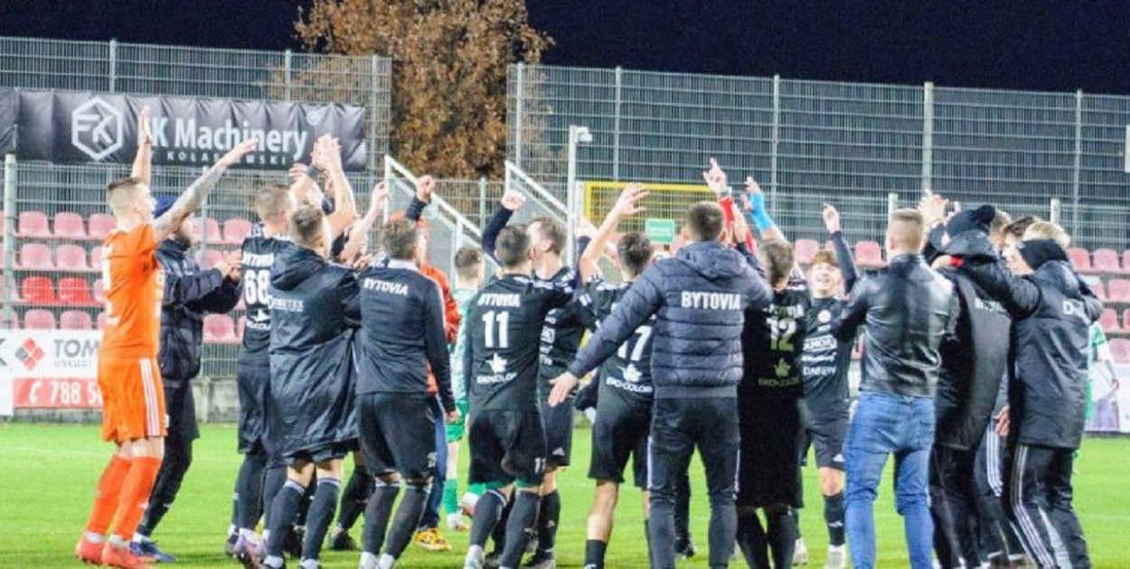 Bytovia GÓRUJE nad Unisonem! Kolejny HAT-TRICK Grosika!