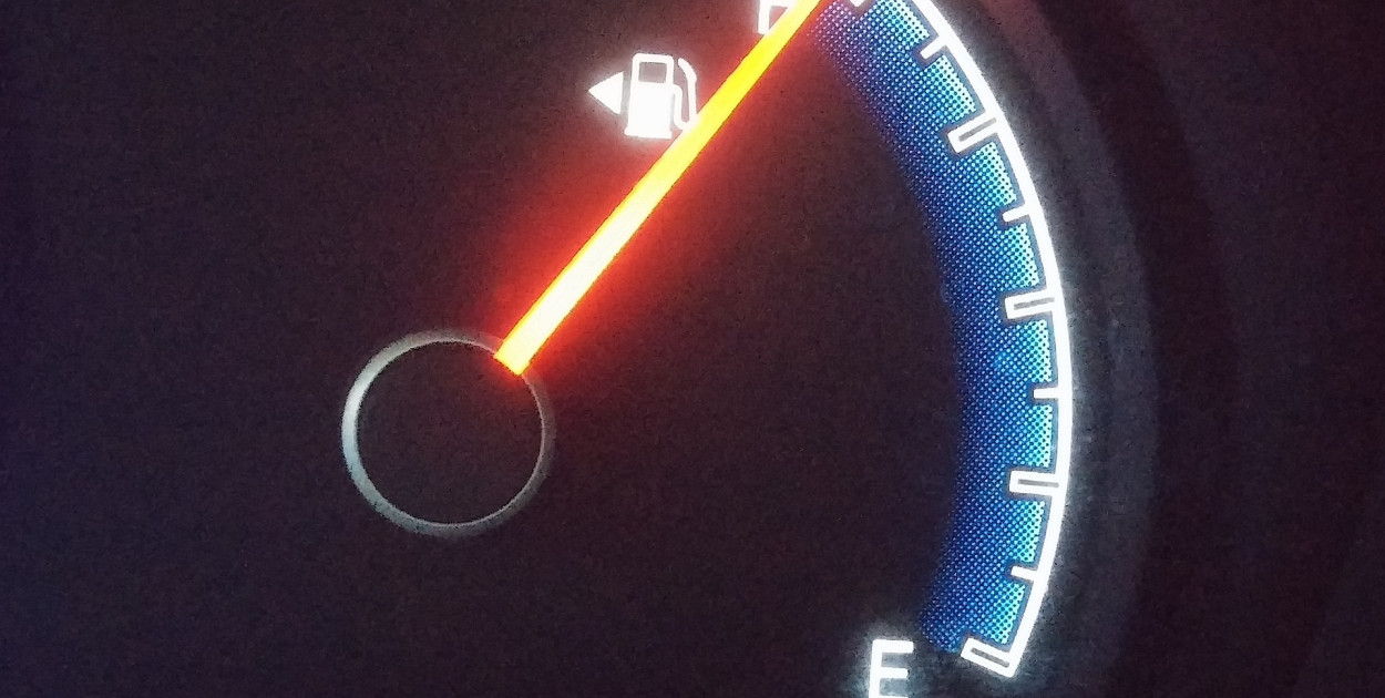 Tankujący mogą się cieszyć? Analitycy o cenach na stacjach paliw