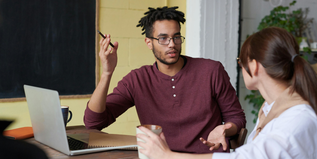 Czym jest kurs kadrowo-płacowy i dlaczego warto z niego korzystać?