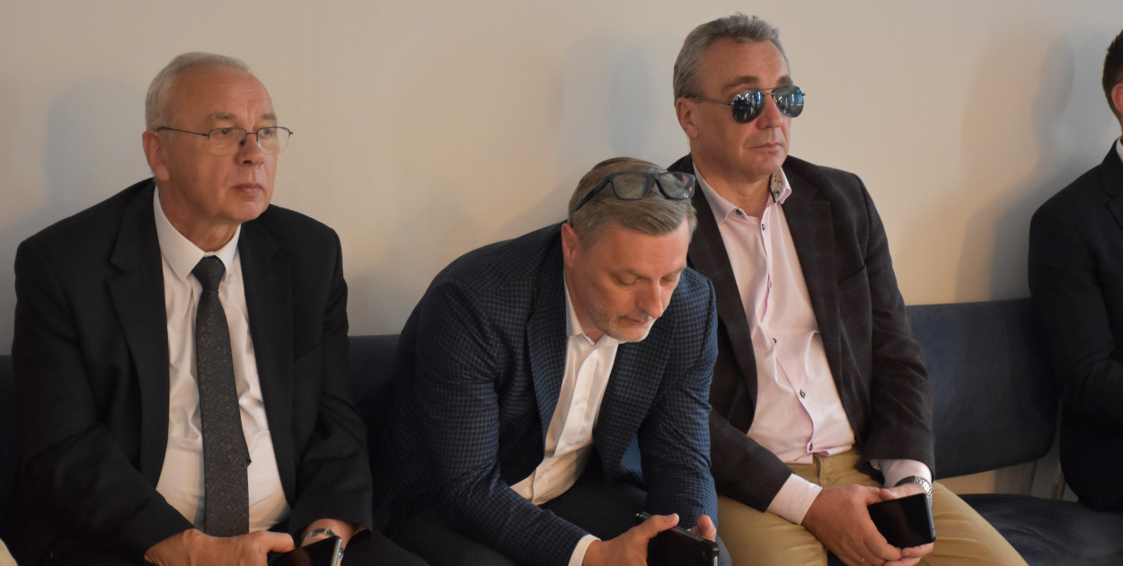Janusz Wiczkowski (z prawej) - lider Porozumienia Lokalnego - postawił na koalicję ze Wspólnotą Samorządową