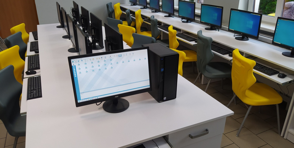 Pracownia informatyczna a pracownia terminalowa – różnice i zalety