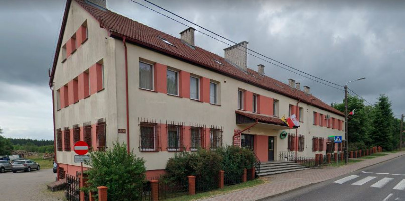 Urząd Gminy w Czarnej Dąbrówce / Google Maps