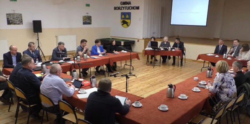 Grupa radnych domaga się, aby wójt Witold Cyba zareagował ostrzej w stosunku do firmy montującej solary 