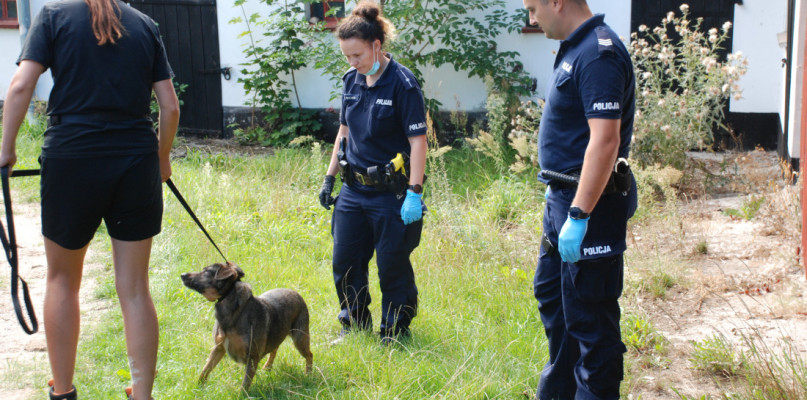 Zaniedbanym psom pomogli bytowscy policjanci