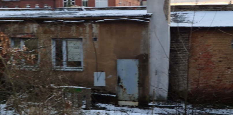 Zniszczone budynki przy miasteckim Szpitalu Miejskim, należące do starostwa, są zabezpieczeniem kredytu 