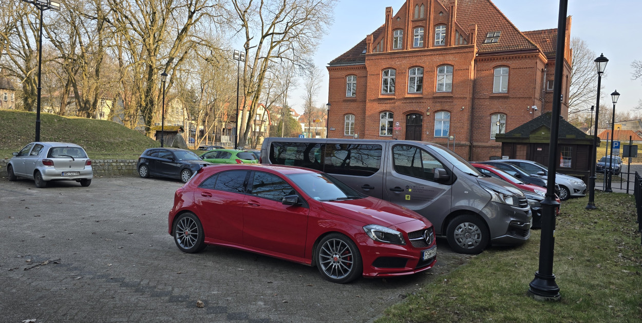 Według planów władz Bytowa, pod parkingiem przy zamku mógłby powstać duży, funkcjonalny schron