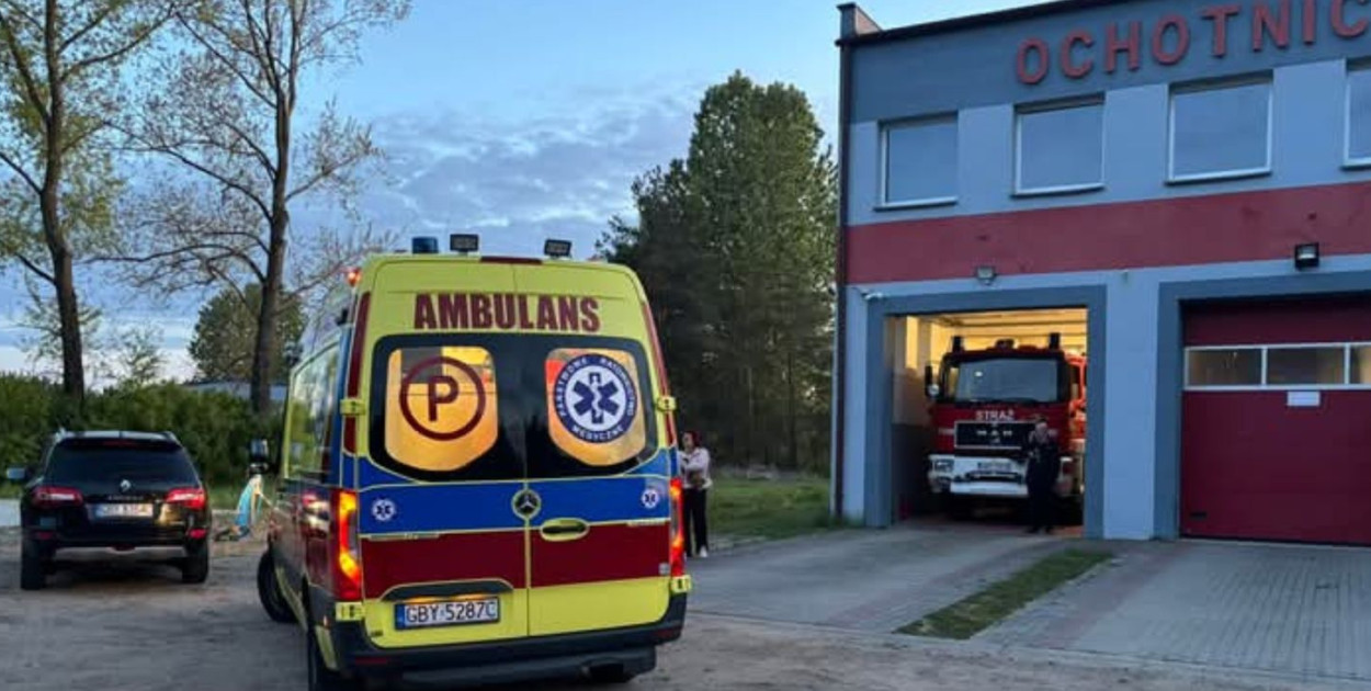 Czerwony guzik na remizie OSP Czarna Dąbrówka prawdopodobnie uratował życie 19-letniej mieszkańce powiatu bytowskiego
