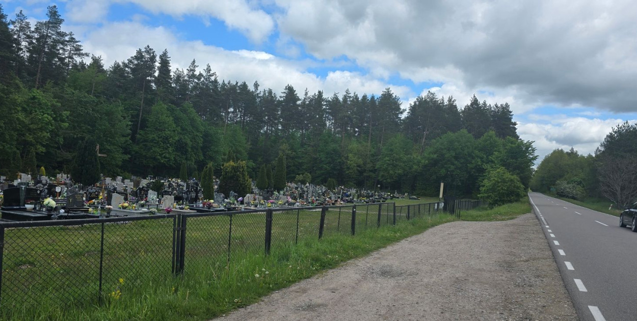 Na cmentarzu w Czarnej Dąbrówce kończy się miejsce. Wójt obiecuje powiększenie nekropolii