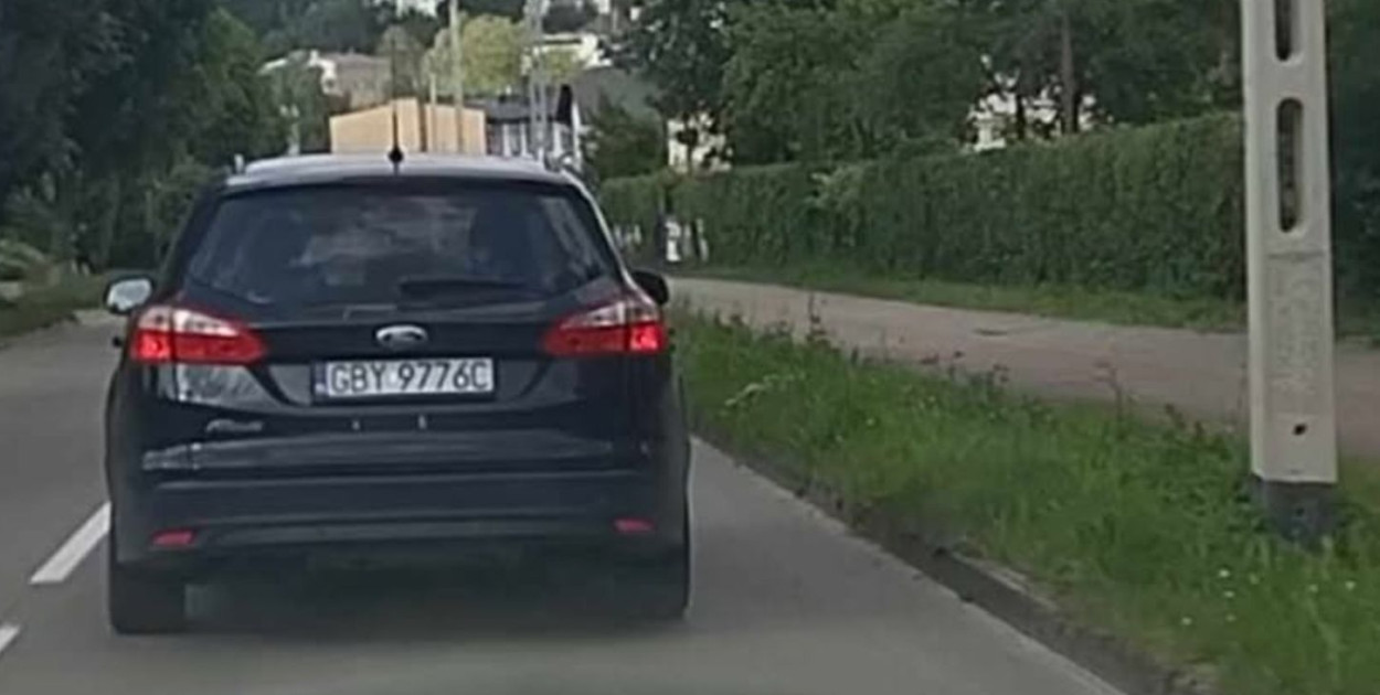 Kierująca tym Fordem miała doprowadzić do niebezpiecznej sytuacji na odcinku Bytów - Dąbrówka