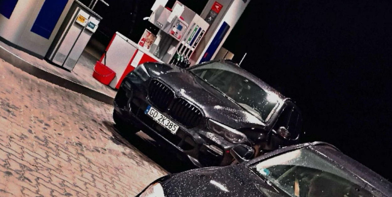 Widoczne na zdjęciu BMW zostało skradzione z posesji w Lipuszu 