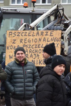 PROTEST rolników na bytowskim rynku. ZDJĘCIA-284