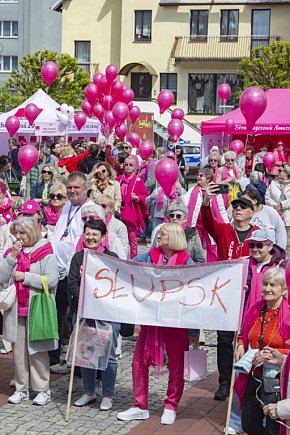 Tłumy na Bytowskim Marszu Różowej Wstążki! [FOTO]-457