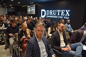 Konferencja \"Okno na budownictwo\" w firmie Drutex-470