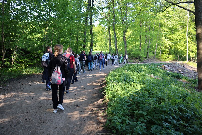 Z plecakiem po Ziemi Bytowskiej. Ponad 400 uczniów odkrywało lokalne skarby