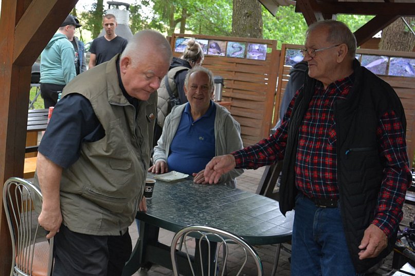 NARYBEK wędkarski. Młodzi dostali darmowe wędki z kołowrotkami