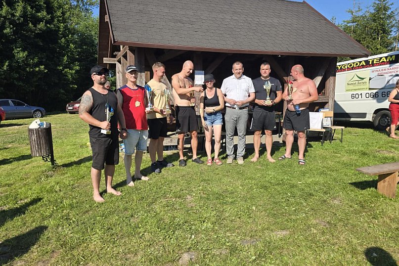 Strażacy WYGRALI regaty na jeziorze w Osiekach