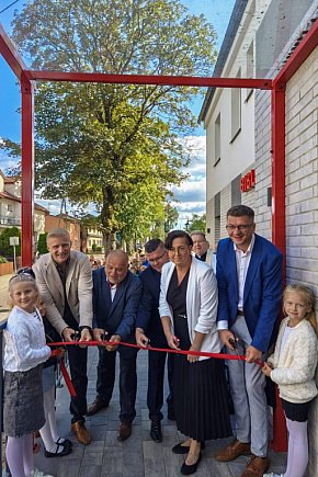 Świetlica jak MALOWANA. Jest też NOWA biblioteka w Brzeźnie-518