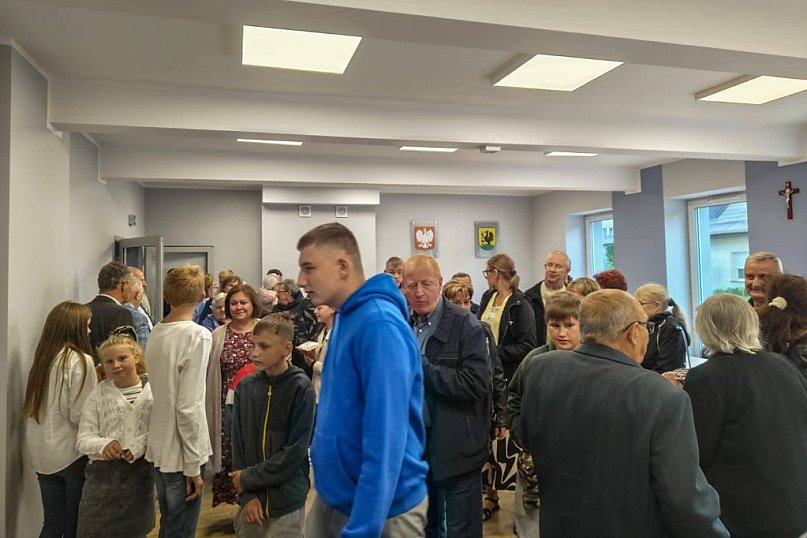 Świetlica jak MALOWANA. Jest też NOWA biblioteka w Brzeźnie