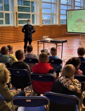 Spotkanie policjantów z uczniami w Kramarzynach-5770