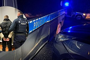 POPIS NASTOLATKA! Zabrał matce auto. W czasie ucieczki STARANOWAŁ radiowóz-17546