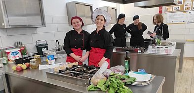 „Masterchef Powiatu Bytowskiego 2025” dla uczennic z Łodzierzy!-19663