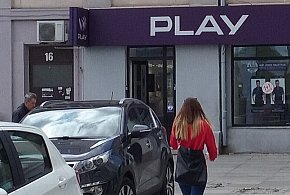 Play na celowniku UOKiK. Chodzi o pieniądze ściągane z kont klientów-19929