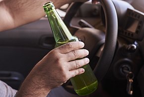 30-latek jechał pod wpływem alkoholu. Musi POŻEGNAĆ SIĘ z zawodem kierowcy-19970