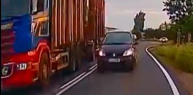 O krok od tragedii na DK-20. Sprawą zajmuje się policja [VIDEO]-20212