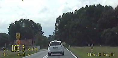 Taksówkarz pędził 106 km/h. Nie czekał na niego spóźniony klient, a… ryby-20237
