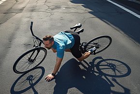 Wywrotka rowerzysty na ul. Kołłątaja-20524