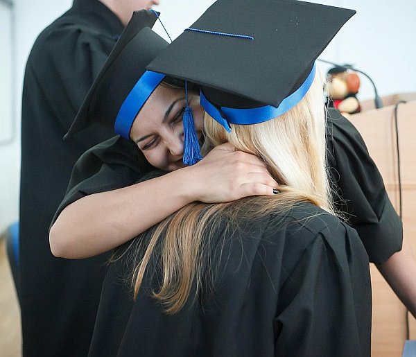 Początek końca pisania magisterek? Wykładowcy biją na alarm-20556