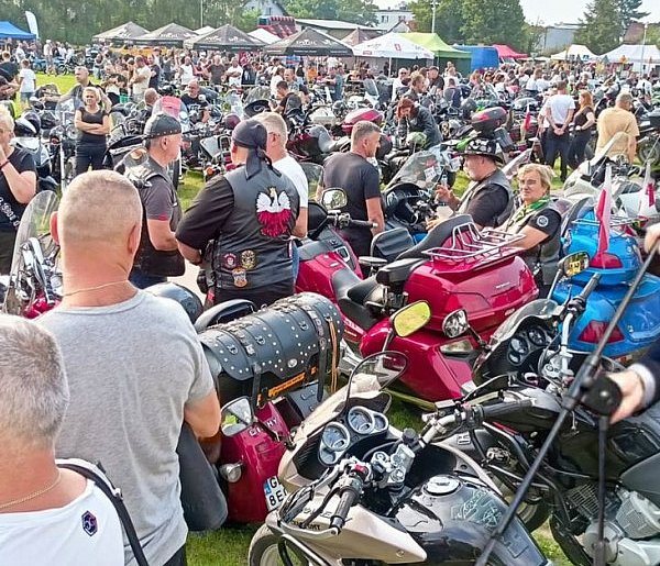 Parchowo zaprasza na Moto Folk. Setki motocyklistów i pierogi z jagodami-20711