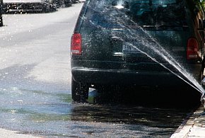 NIEBEZPIECZNA seria zdarzeń! Hydrant, skarpa i promile za kółkiem-20732
