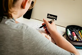 Obowiązkowe prace domowe wrócą do szkół? Polacy mówią jasno-21033