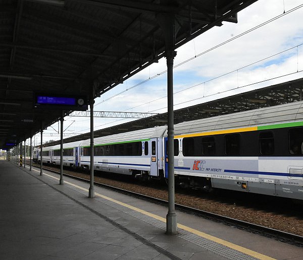 Specjalna oferta Intercity. Nauczyciele i studenci pojadą pociągiem za złotówkę-21110