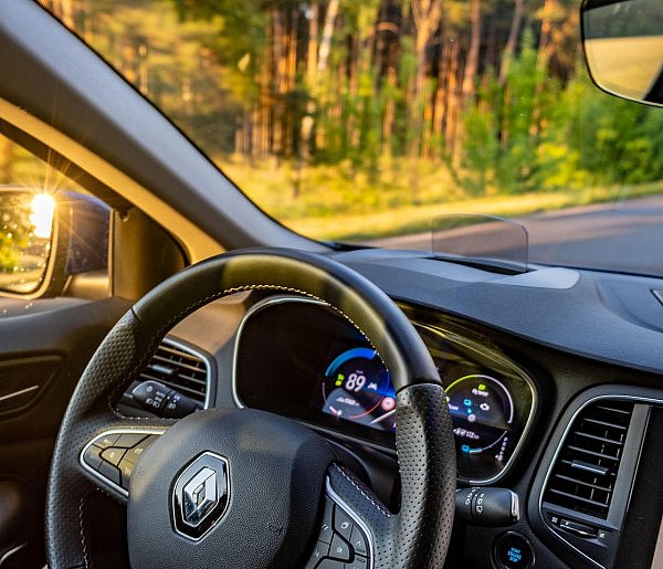 Masz to auto w garażu? Producent natychmiast wzywa na kontrolę!-21148