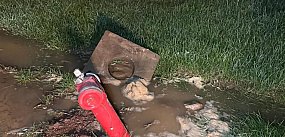 Szukają kierowcy, który staranował hydrant w Rabacinie
