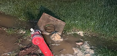 Szukają kierowcy, który staranował hydrant w Rabacinie. Woda lała się godzinami-21489