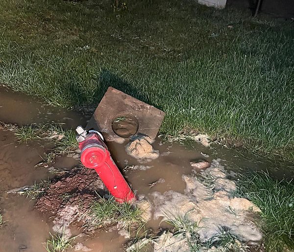 Szukają kierowcy, który staranował hydrant w Rabacinie. Woda lała się godzinami-21489