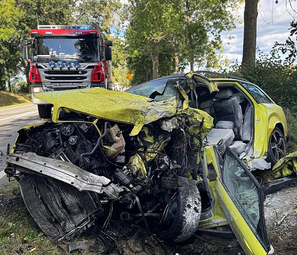 Tuchomko: To kierowca Jeepa zjechał na przeciwległy pas. NIE ŻYJE 25-latek-21604