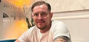 SZALONY HANDLARZ W KLATCE. Oto Tomasz Magulski