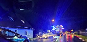 NIEZABYSZEWO. Seat dachował na krajowej „dwudziestce”