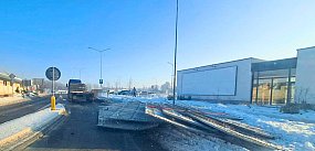 Wiózł płyty betonowe, MÓGŁ ZABIĆ, dostał mandat 300 zł