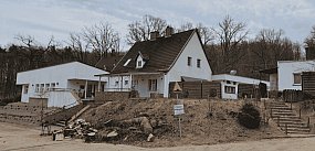 Nad Jeziorem Jeleń wycięto drzewa. Czytelnik alarmuje