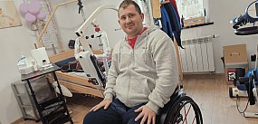 Miał wrócić do domu na stałe. Wrócił, ale… na wózku