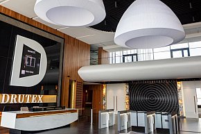 Drutex w nowej siedzibie. Nowoczesny biurowiec za 60 mln zł-527