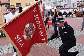 KONIEC służby Polsce Ludowej. Strażacy mają nowy sztandar-529