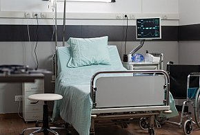 Lek wycofany z powodu zanieczyszczeń. W środku znaleziono fragmenty szkła-21684