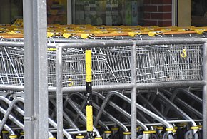 Czy 1 listopada zrobisz zakupy? Ten weekend zaskoczy wielu klientów-21767